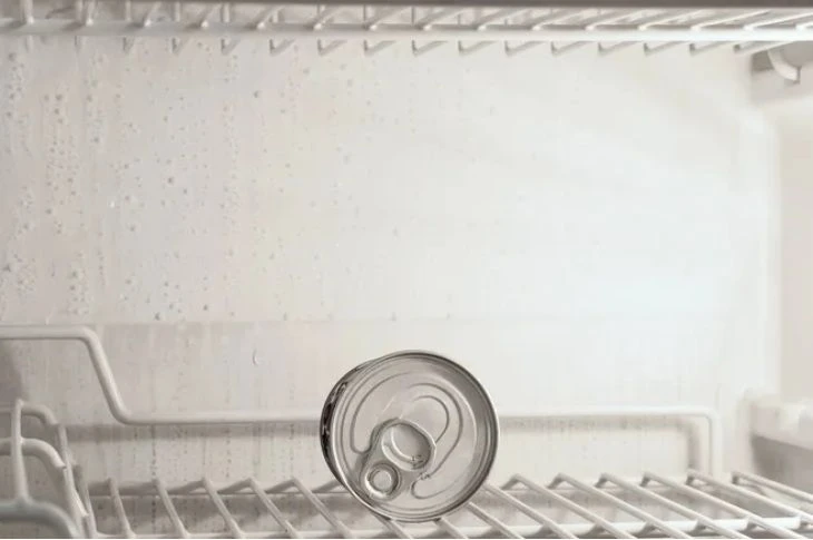 Лед на задней стенке холодильника