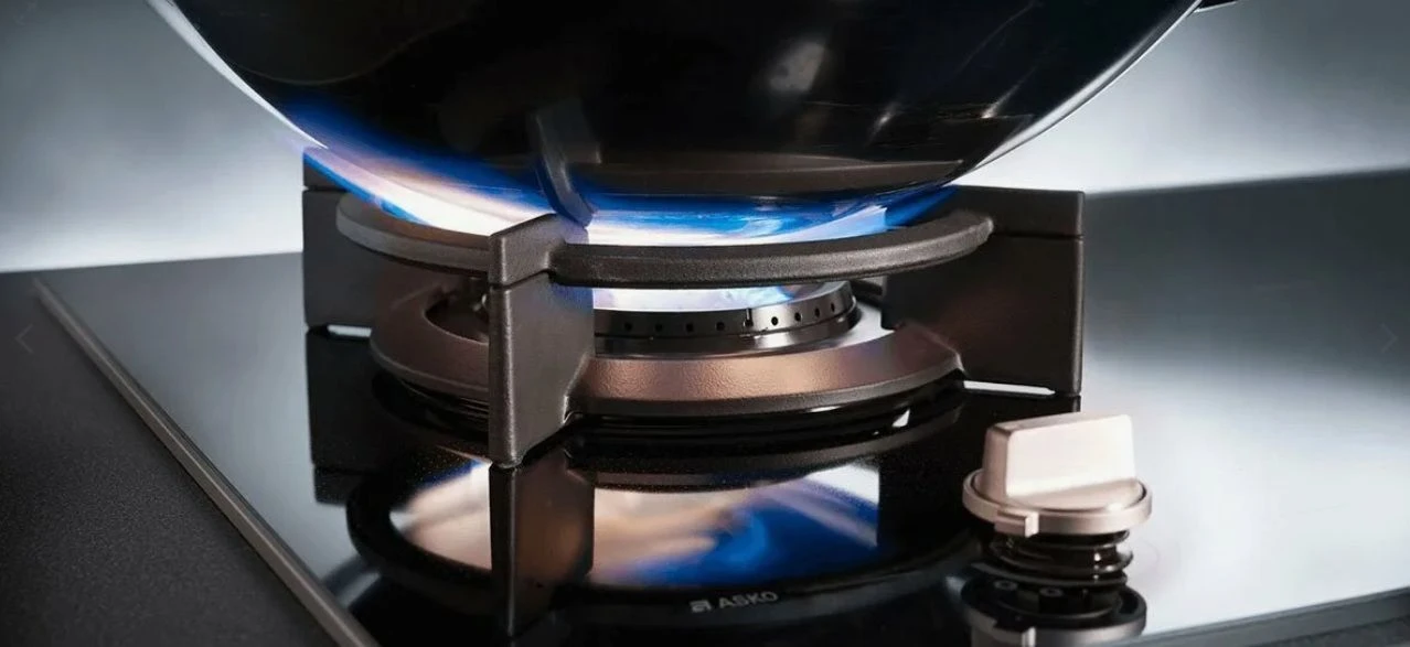 WOK-конфорка на газовой варочной поверхности